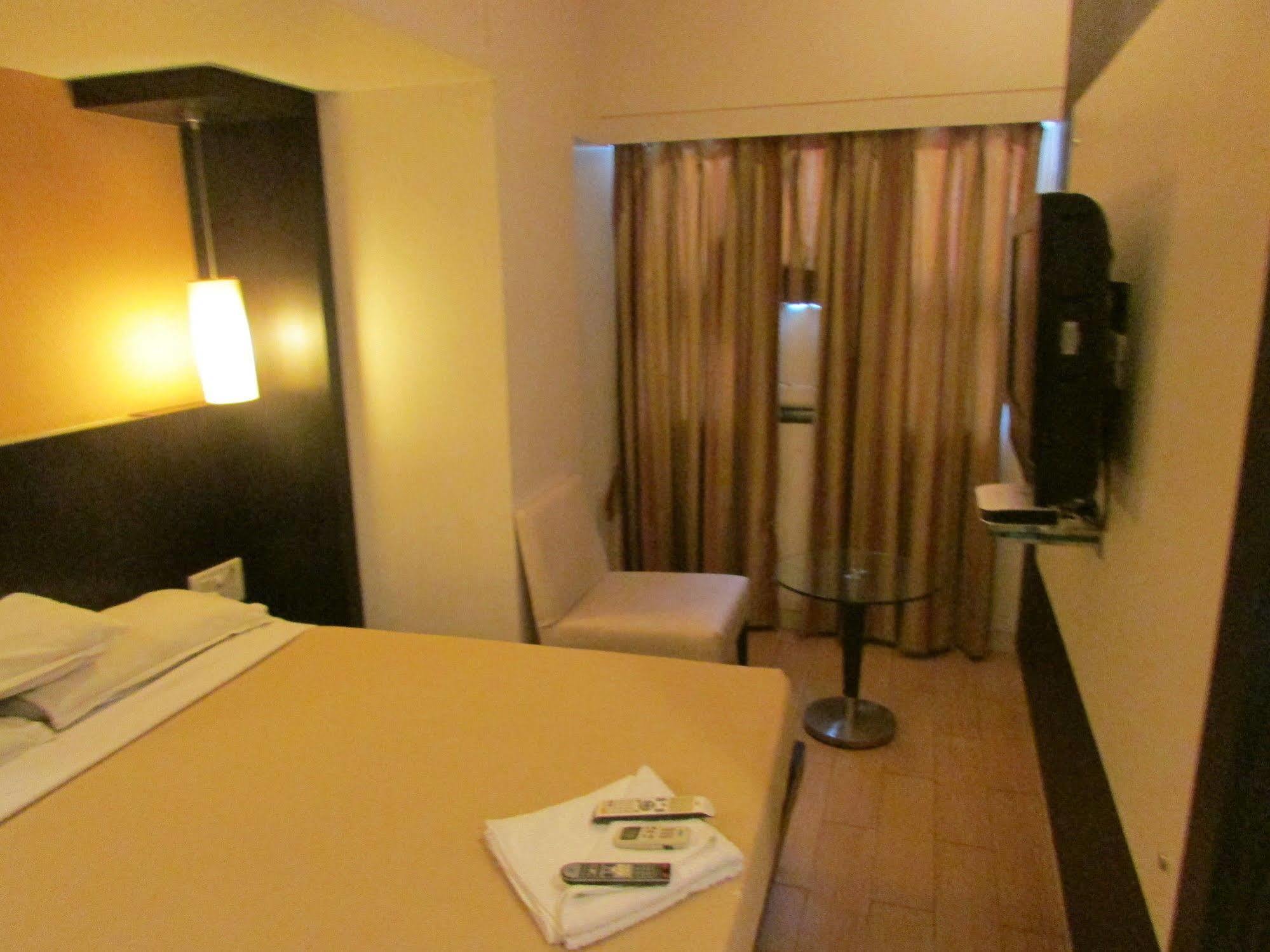 Hotel Mourya Residency Thane Exterior foto