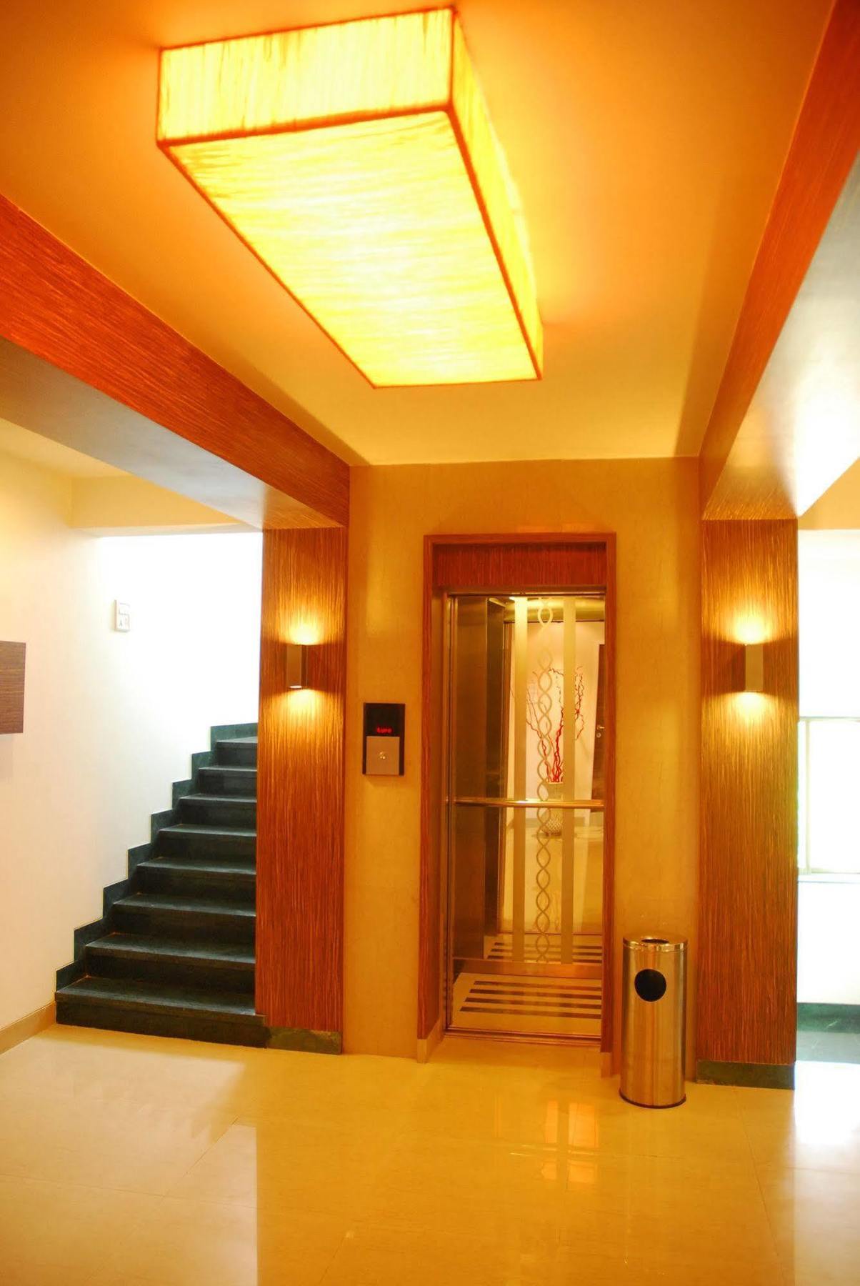Hotel Mourya Residency Thane Exterior foto